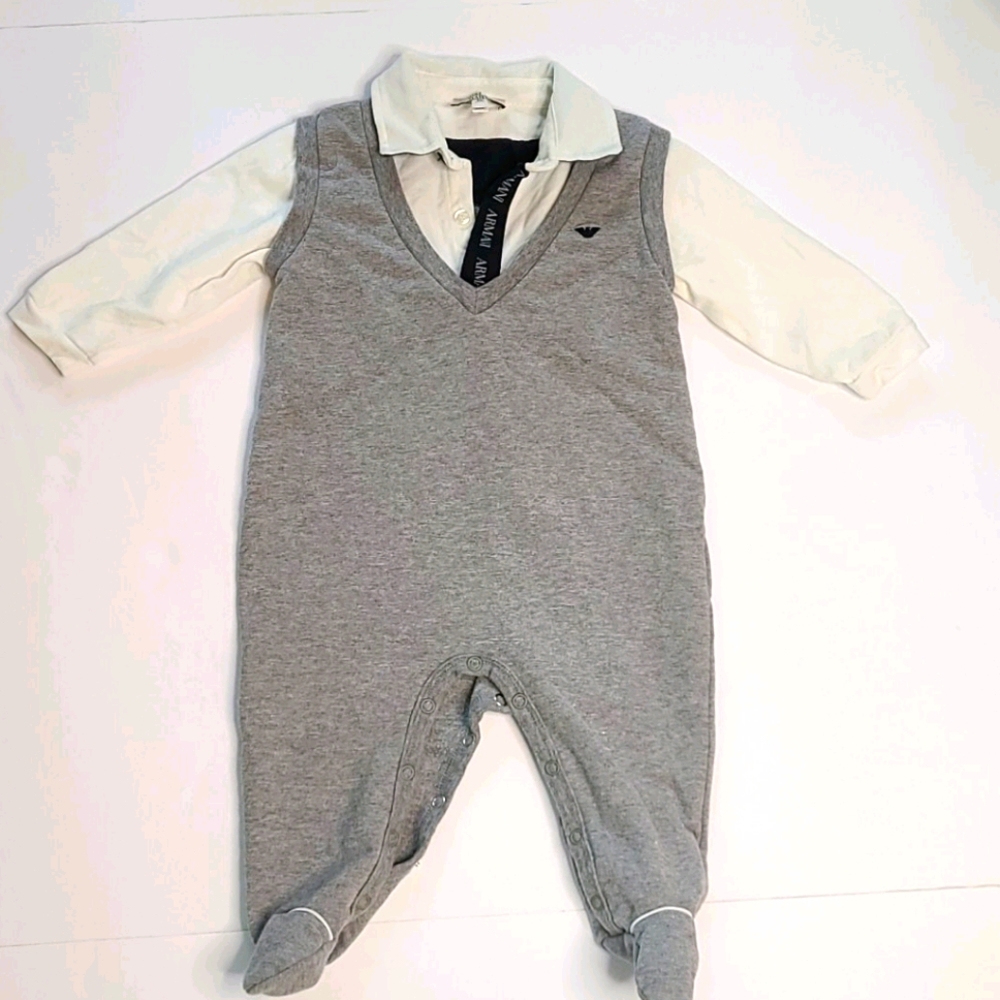 Armani onesie 😍 size 9M